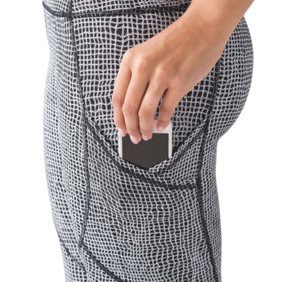 Lululemon Outrun‎ Tight Fall Net White Black/Multi Pocket Black W5AE7S - Picture 4 of 16